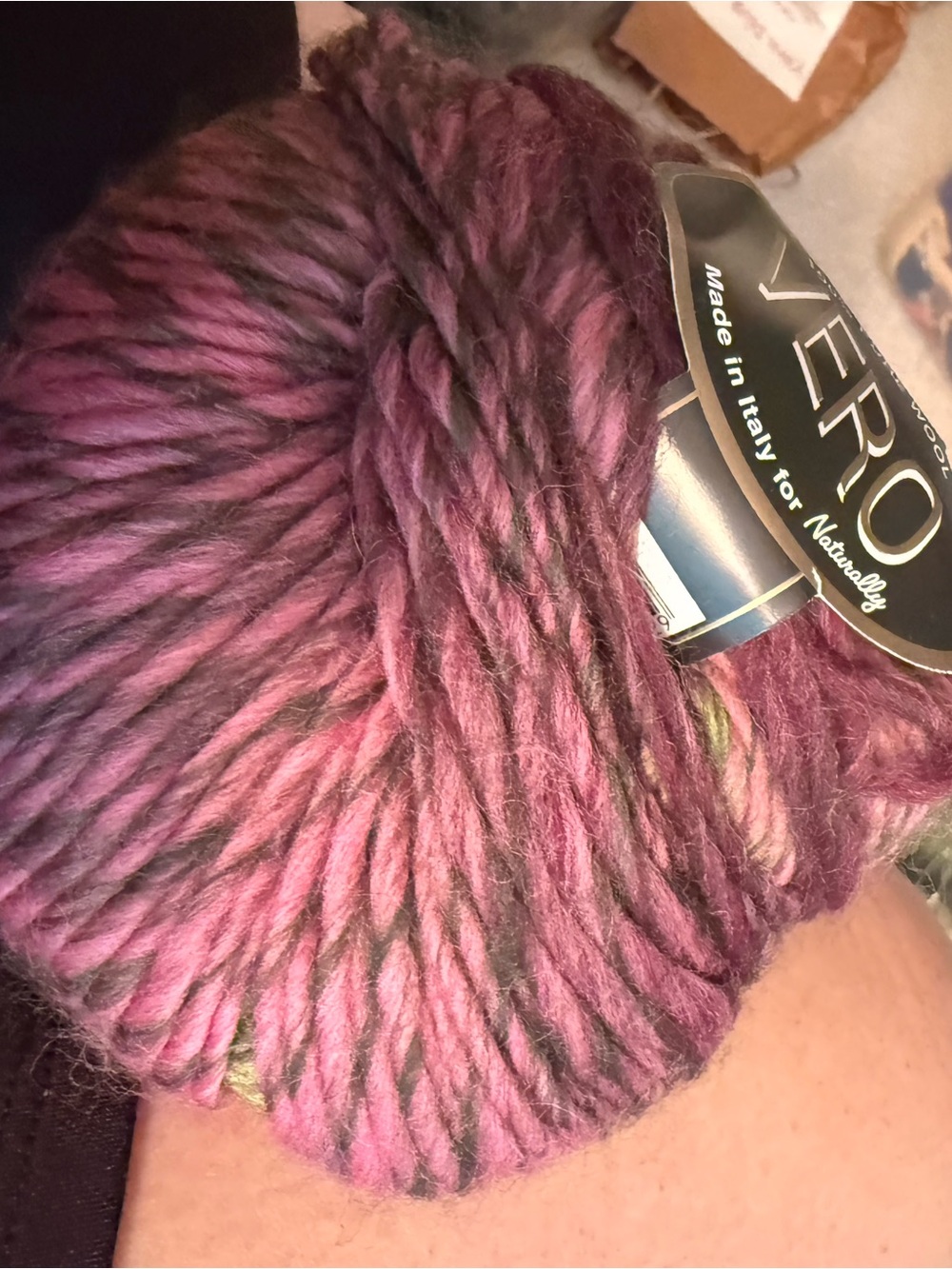 Multicolor Wool Yarn - Green and Burgundy/pink - Picture 3 of 5